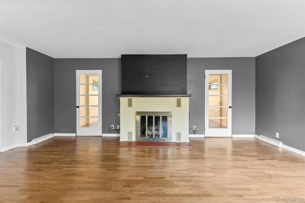 2354 Grove Park Road Fenton City, MI 48430