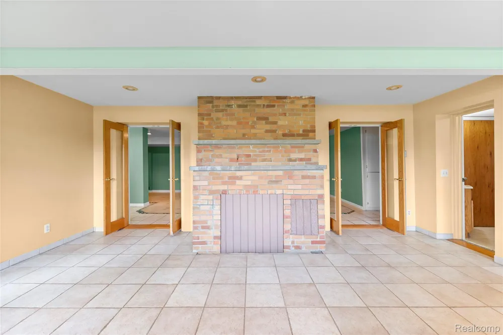 2354 Grove Park Road Fenton City, MI 48430
