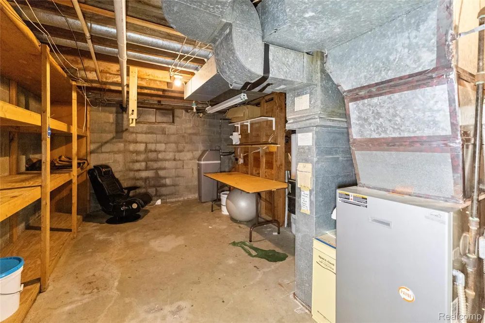 2354 Grove Park Road Fenton City, MI 48430