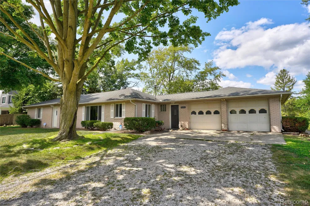 2354 Grove Park Road Fenton City, MI 48430