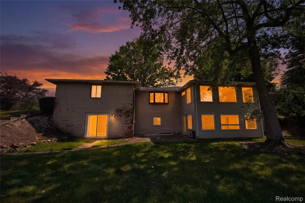 2354 Grove Park Road Fenton City, MI 48430
