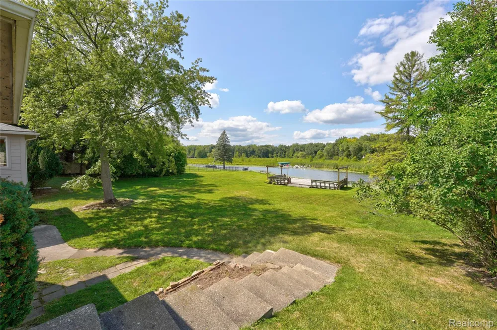 2354 Grove Park Road Fenton City, MI 48430