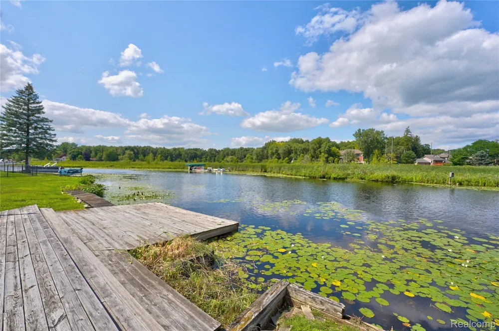 2354 Grove Park Road Fenton City, MI 48430