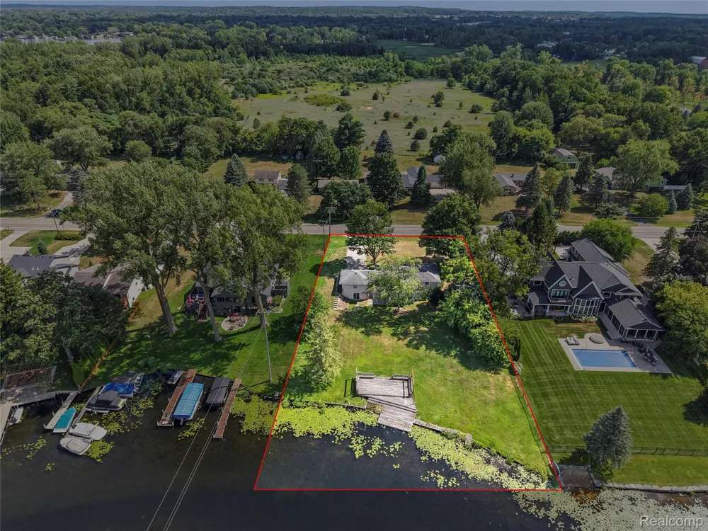 2354 Grove Park Road Fenton City, MI 48430