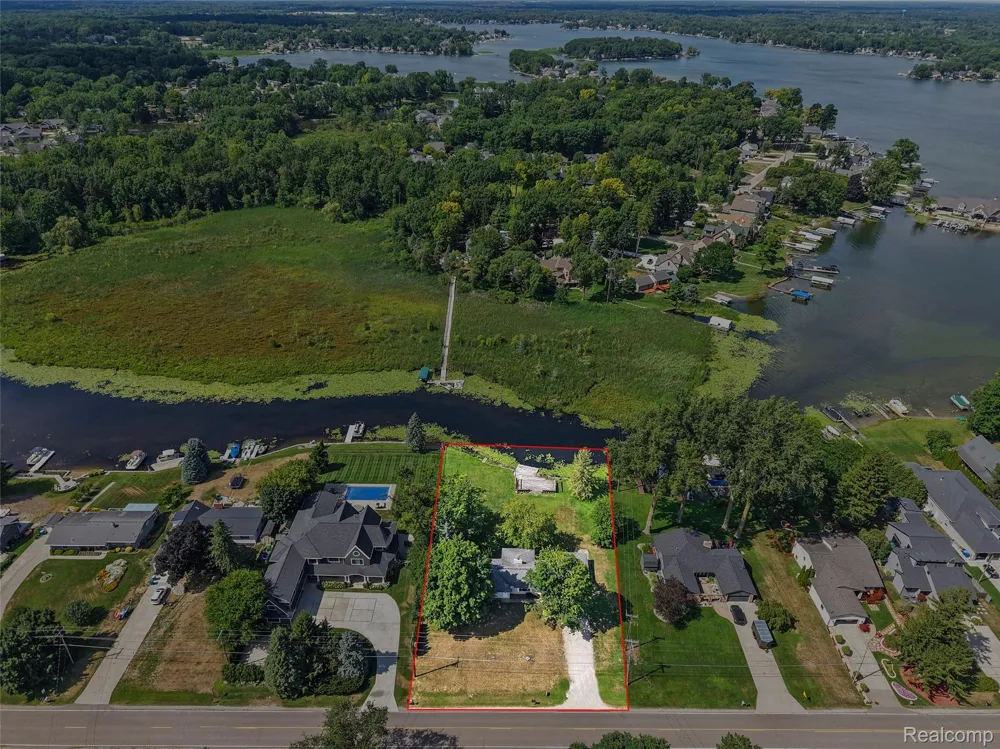 2354 Grove Park Road Fenton City, MI 48430