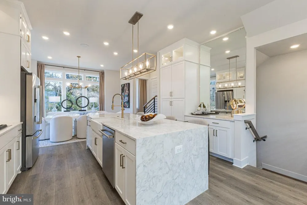 11579 PATRIOTIC LANE Reston, VA 20190