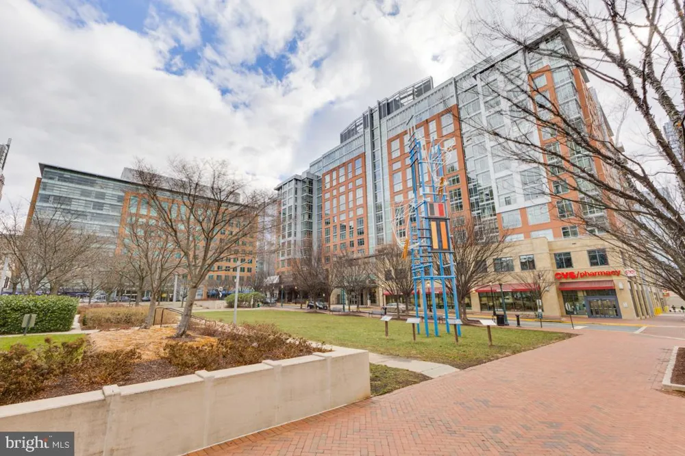 11579 PATRIOTIC LANE Reston, VA 20190