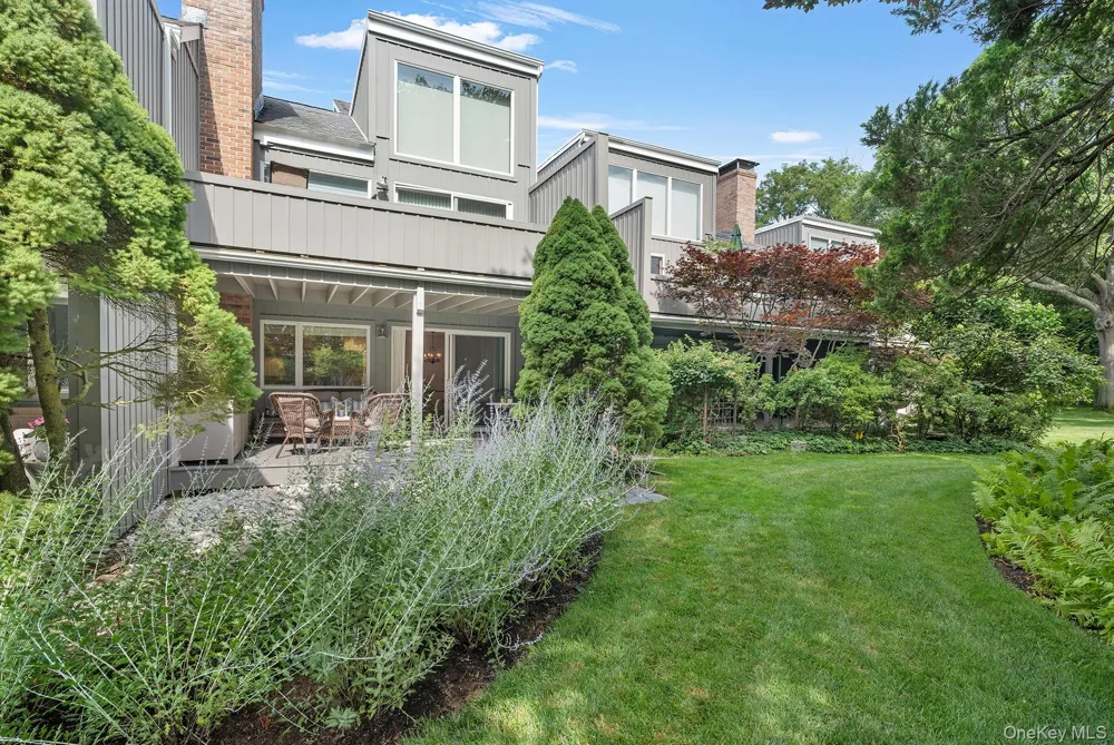 514 Pantigo Road #5 East Hampton, NY 11937
