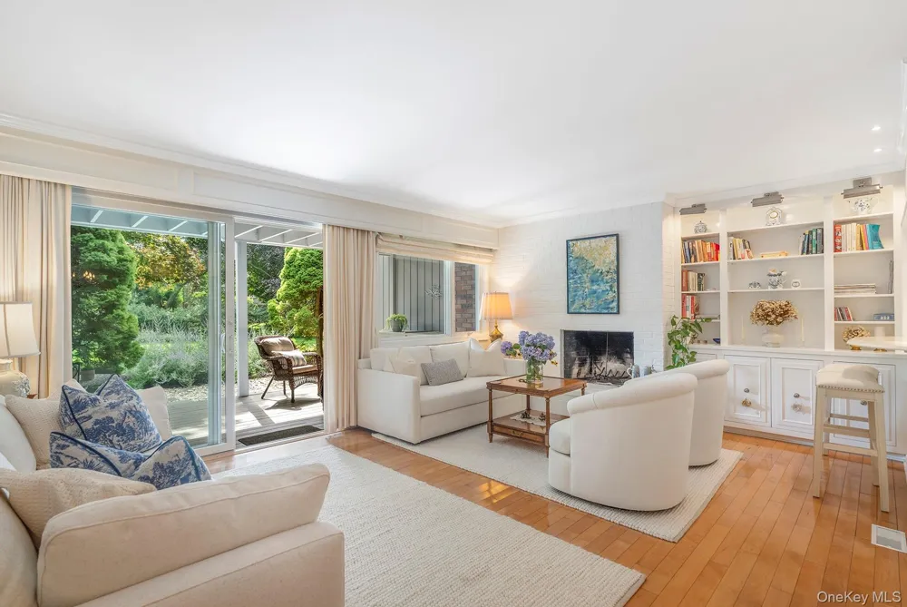 514 Pantigo Road #5 East Hampton, NY 11937