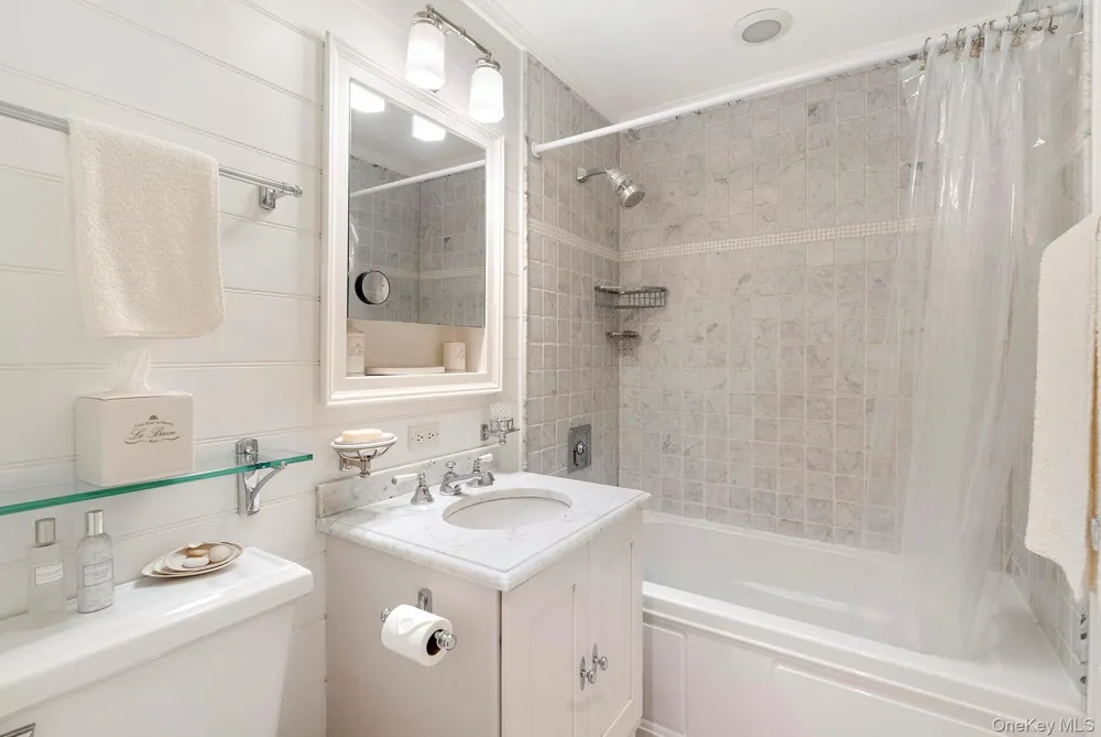 514 Pantigo Road #5 East Hampton, NY 11937
