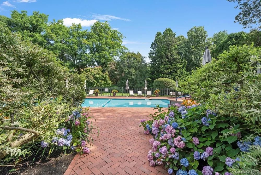 514 Pantigo Road #5 East Hampton, NY 11937