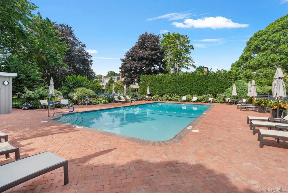 514 Pantigo Road #5 East Hampton, NY 11937