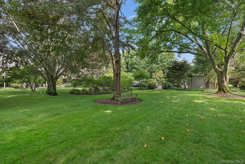 514 Pantigo Road #5 East Hampton, NY 11937