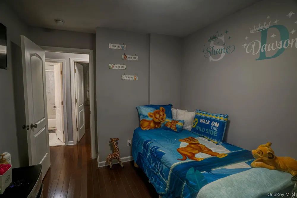 8 Frazier Street Hempstead, NY 11550