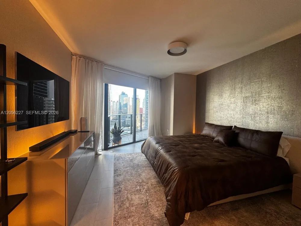 1000 Brickell Plaza #2301 Miami, FL 33131