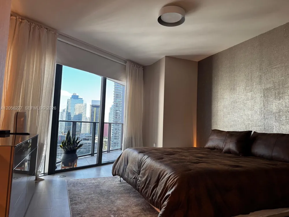 1000 Brickell Plaza #2301 Miami, FL 33131