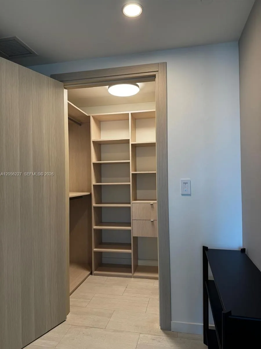 1000 Brickell Plaza #2301 Miami, FL 33131