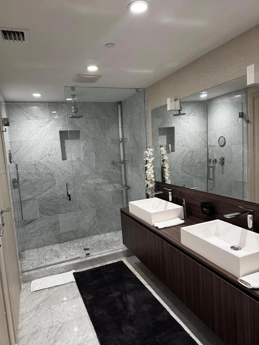 1000 Brickell Plaza #2301 Miami, FL 33131