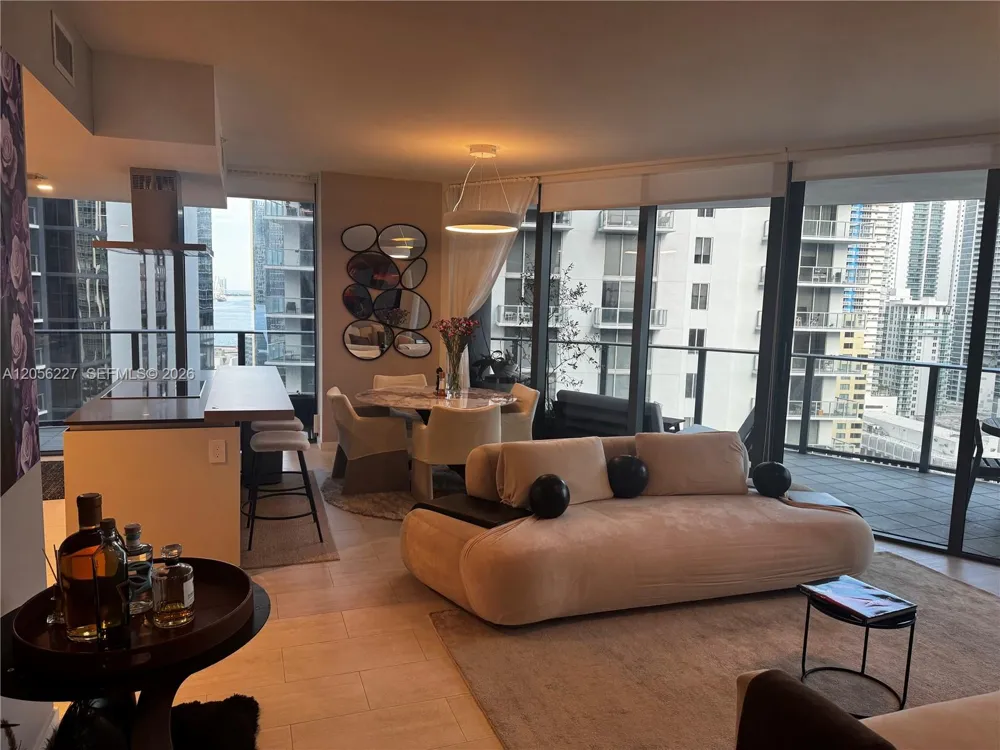 1000 Brickell Plaza #2301 Miami, FL 33131