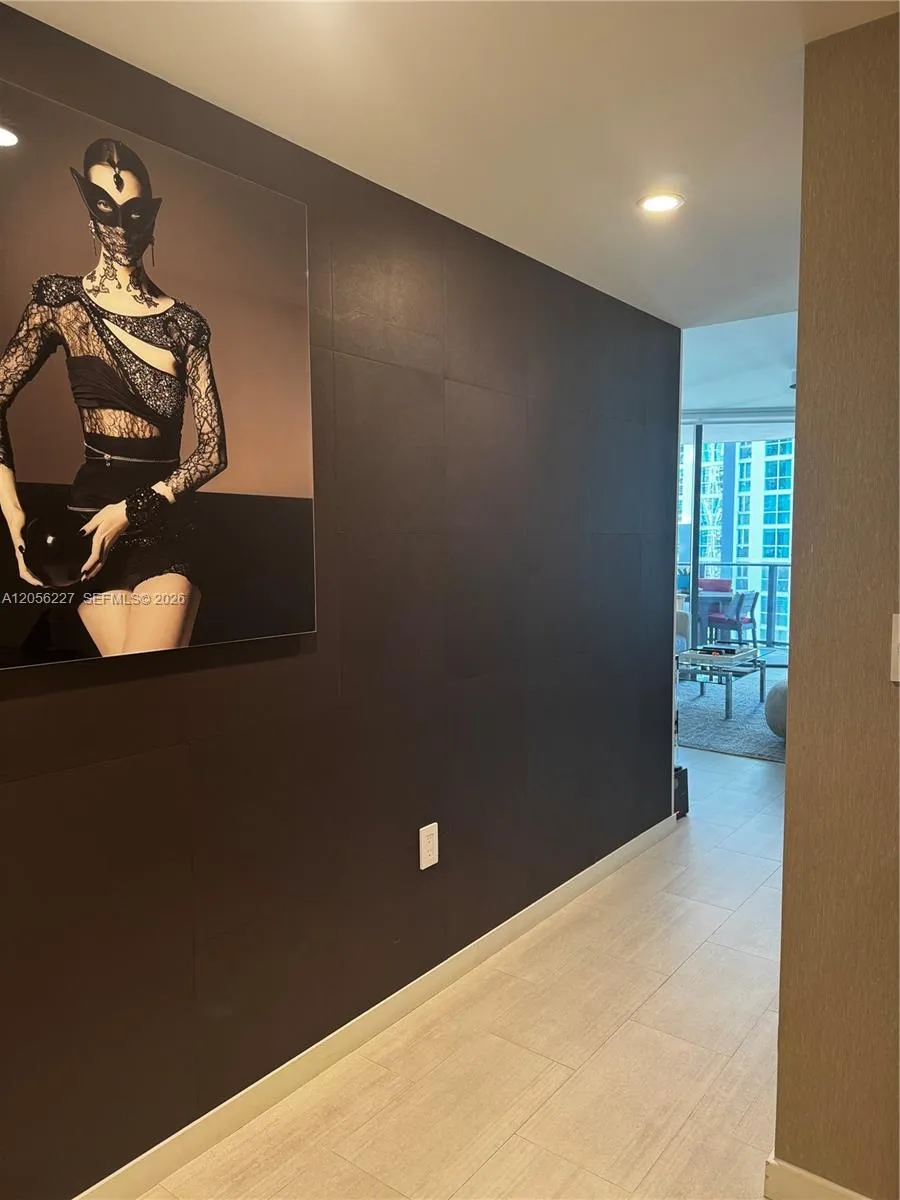 1000 Brickell Plaza #2301 Miami, FL 33131