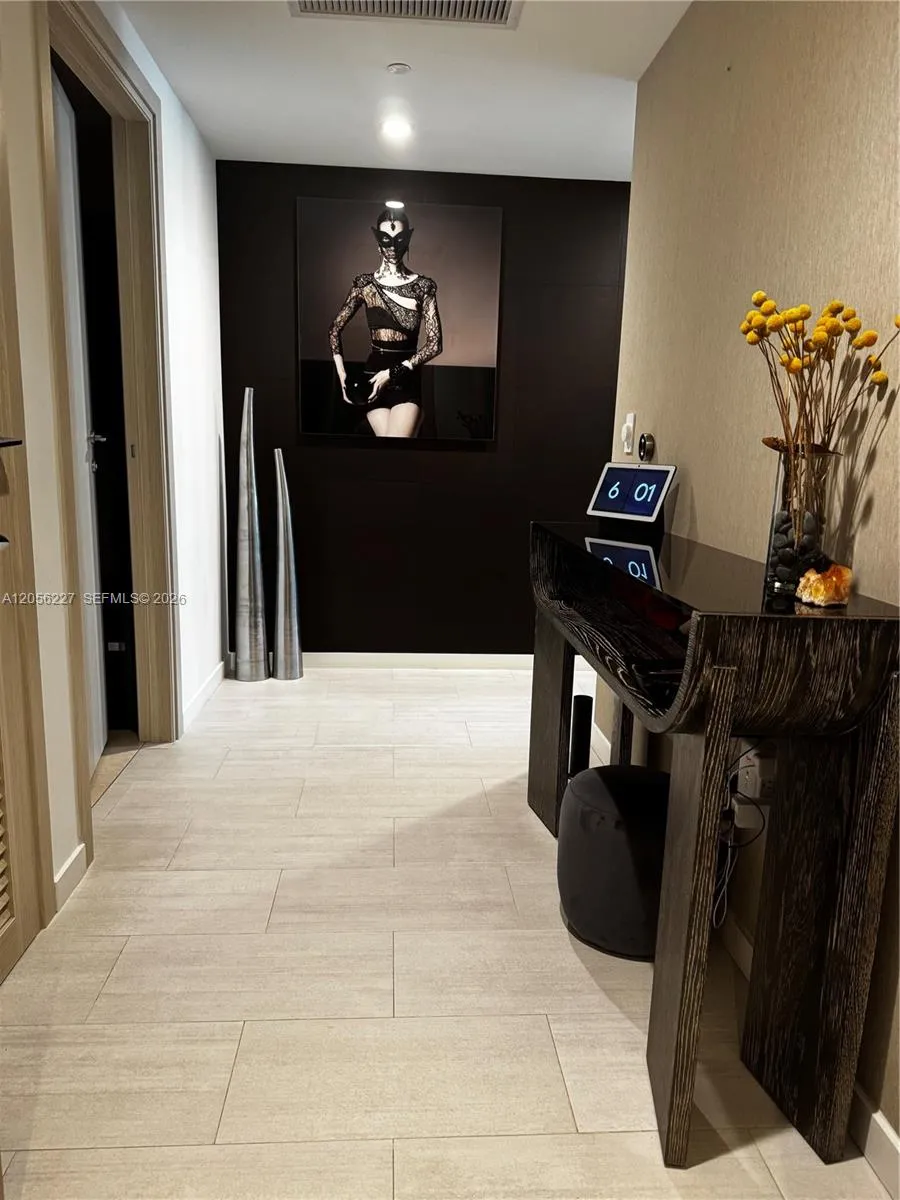 1000 Brickell Plaza #2301 Miami, FL 33131