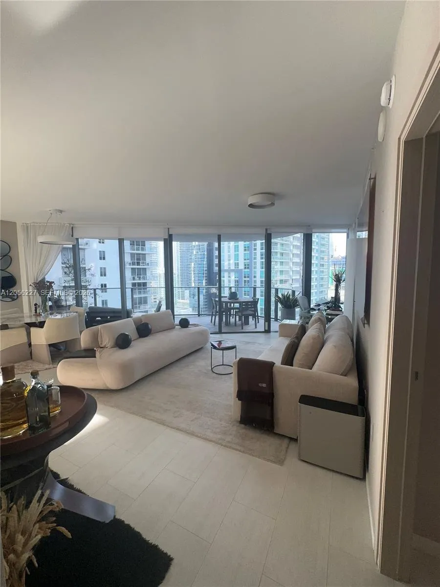1000 Brickell Plaza #2301 Miami, FL 33131