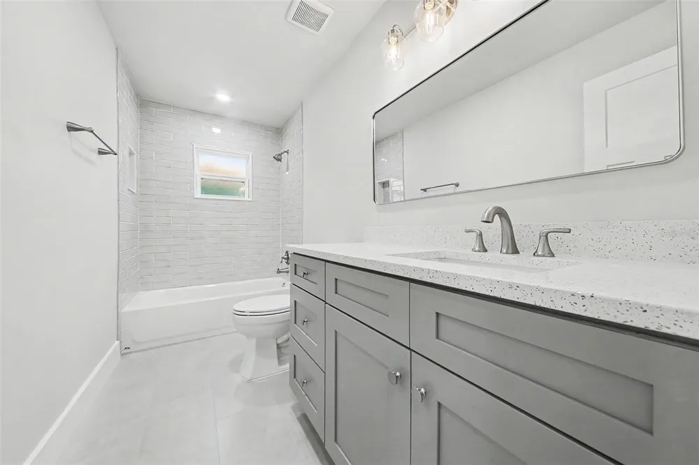 10604 WHITMAN CIRCLE Orlando, FL 32821