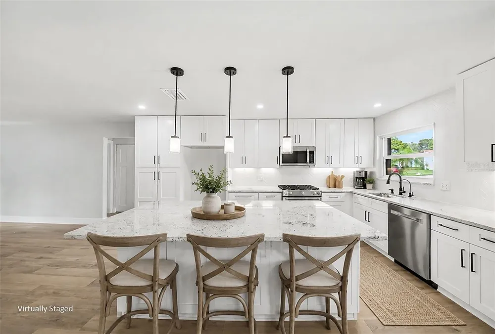 10604 WHITMAN CIRCLE Orlando, FL 32821