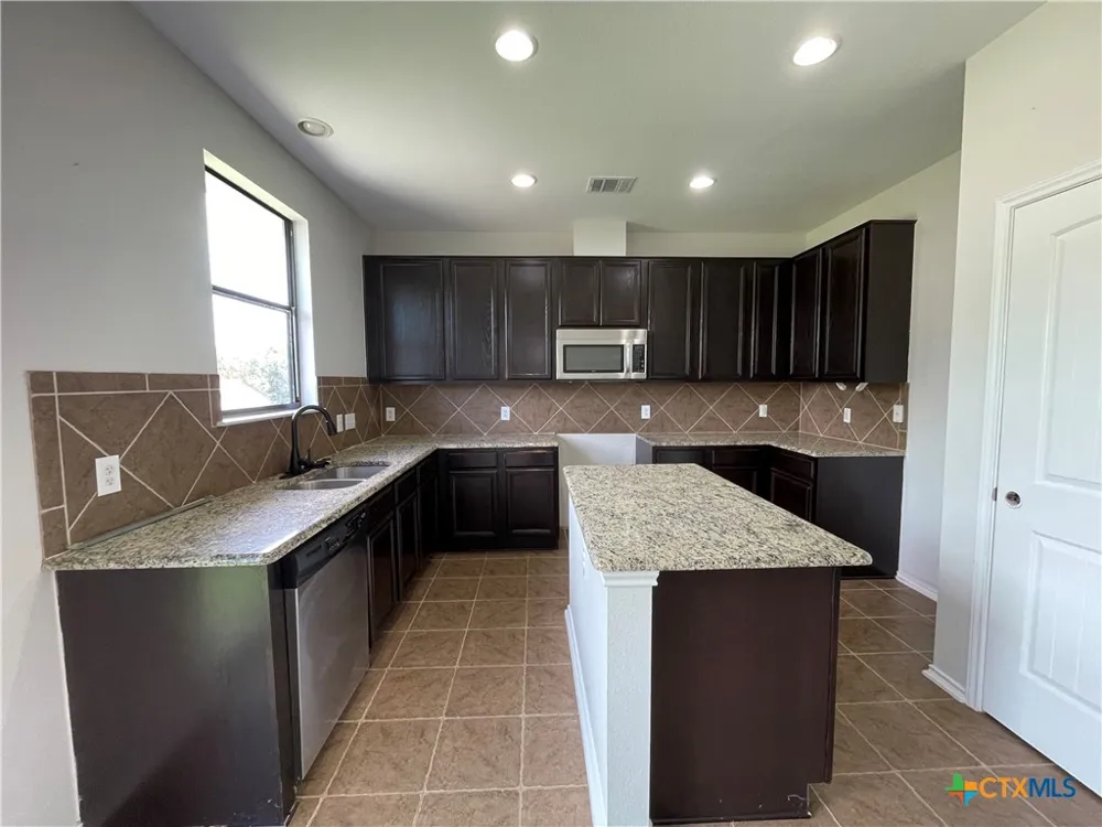 1104 Lonesome Oak Drive Temple, TX 76502