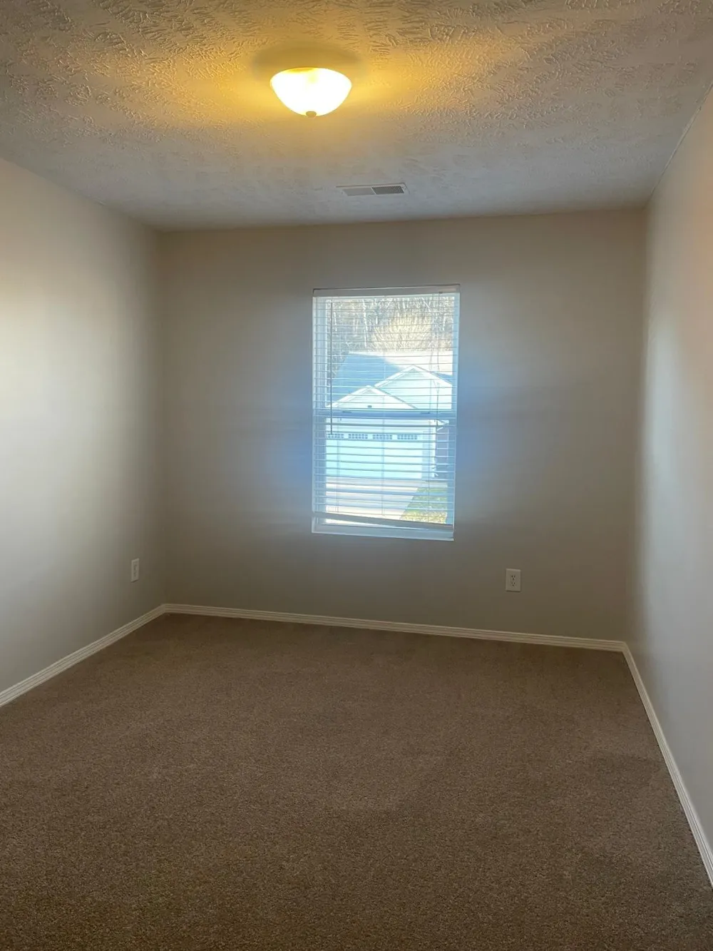 2722 Sutherland Dr Thompsons Station, TN 37179