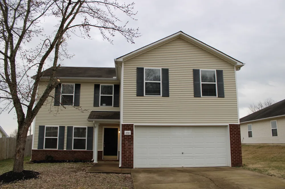 2722 Sutherland Dr Thompsons Station, TN 37179