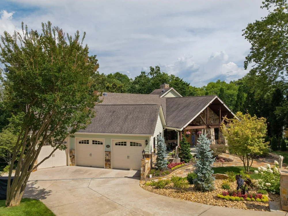 125 Fleetwood Drive Lookout Mountain, TN 37350