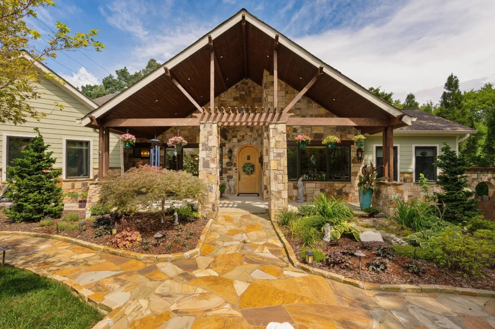 125 Fleetwood Drive Lookout Mountain, TN 37350