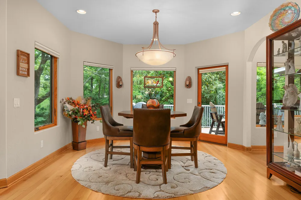 125 Fleetwood Drive Lookout Mountain, TN 37350
