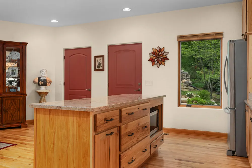 125 Fleetwood Drive Lookout Mountain, TN 37350