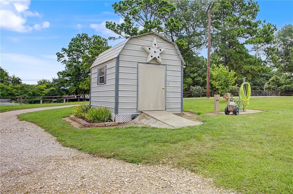 637 Lakeview Drive Caldwell, TX 77836