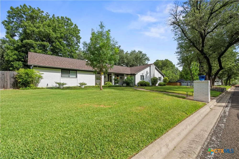 2200 Antelope Trail Harker Heights, TX 76548