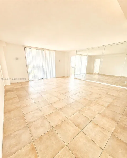 13499 Biscayne Blvd #706