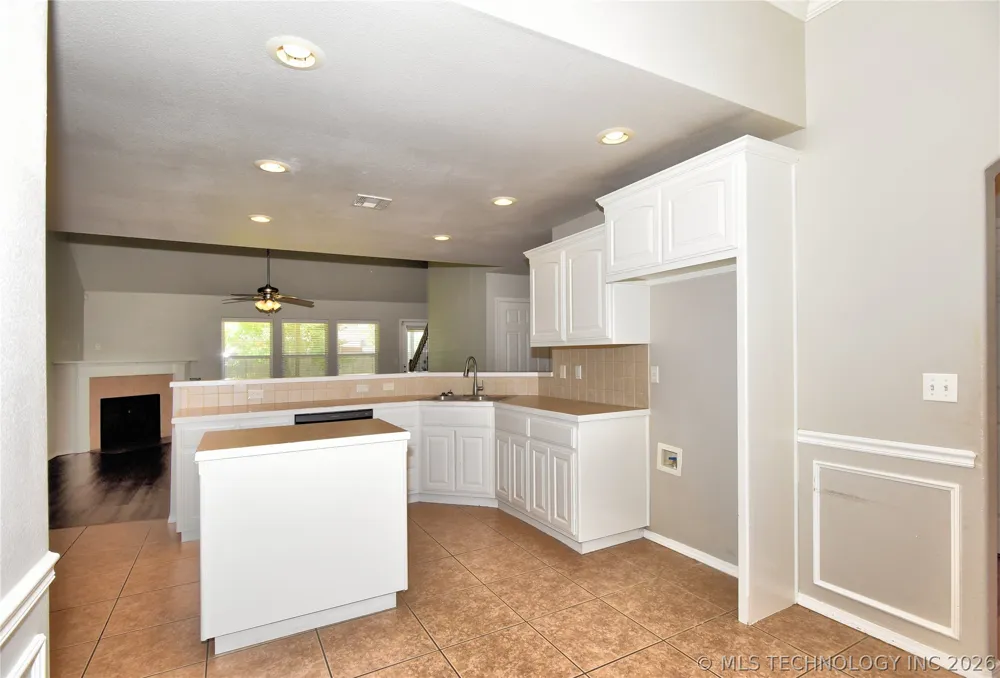 9708 E 111th Street Owasso, OK 74055