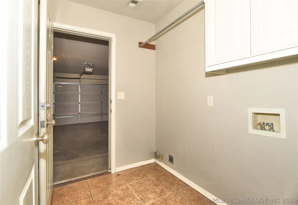 9708 E 111th Street Owasso, OK 74055