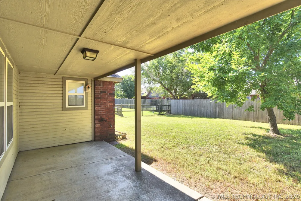 9708 E 111th Street Owasso, OK 74055