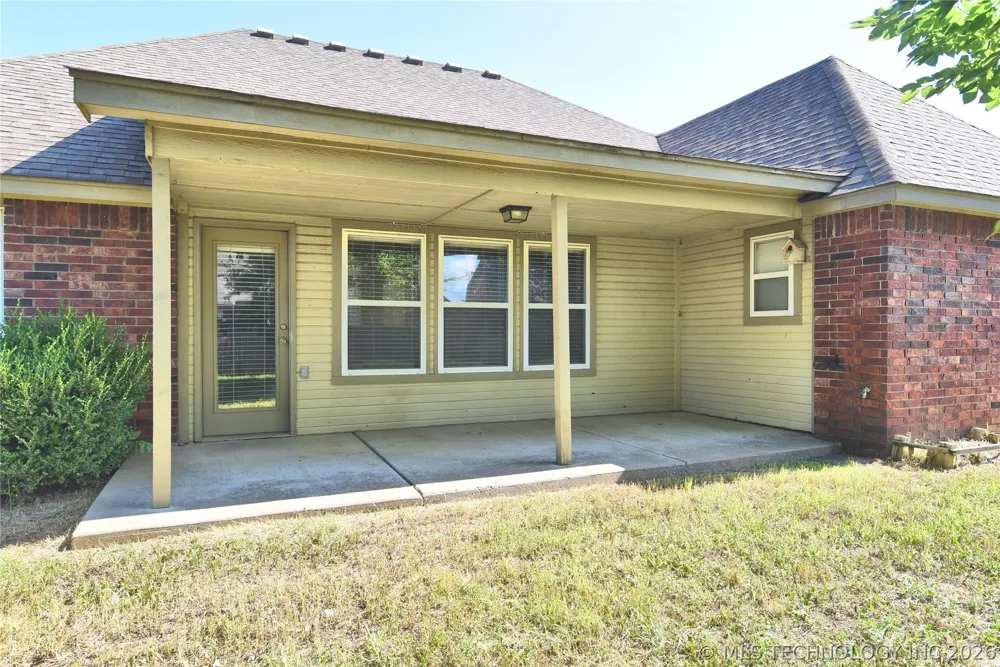 9708 E 111th Street Owasso, OK 74055