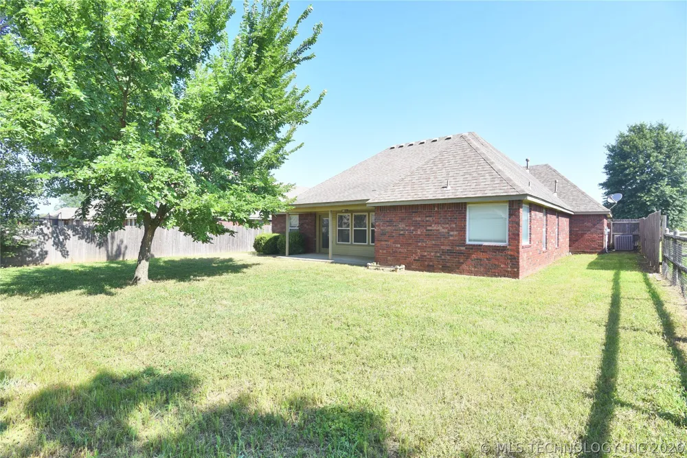 9708 E 111th Street Owasso, OK 74055