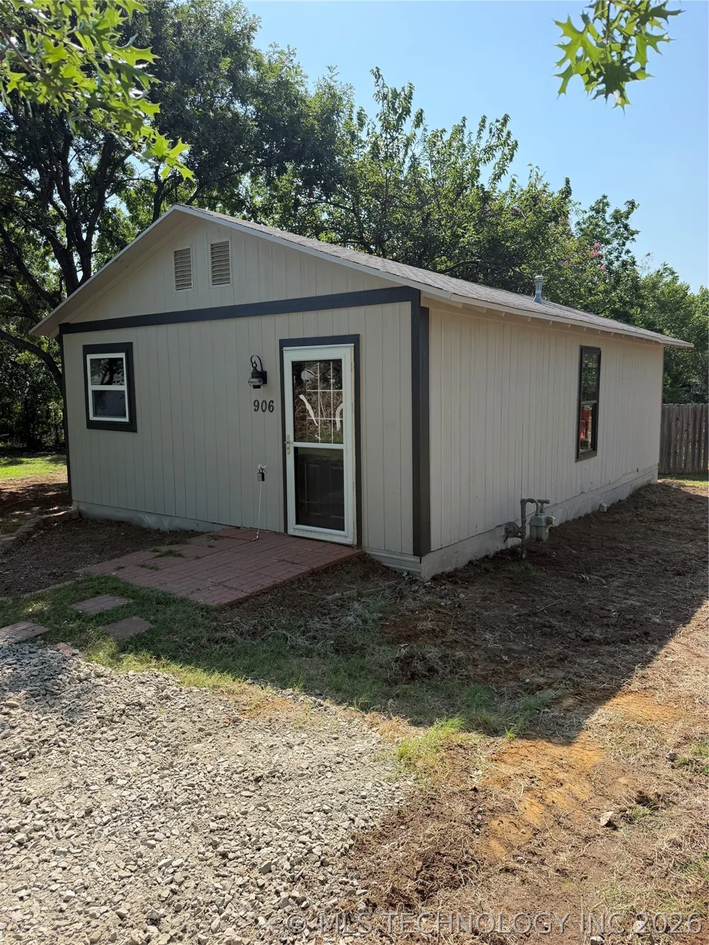 906 S McKinley Calera, OK 74730