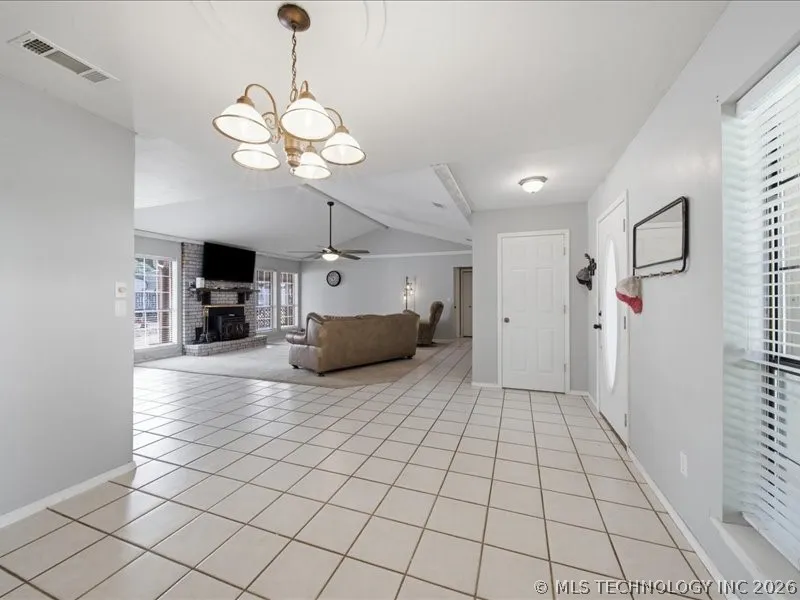 25 Village Circle Pryor, OK 74361