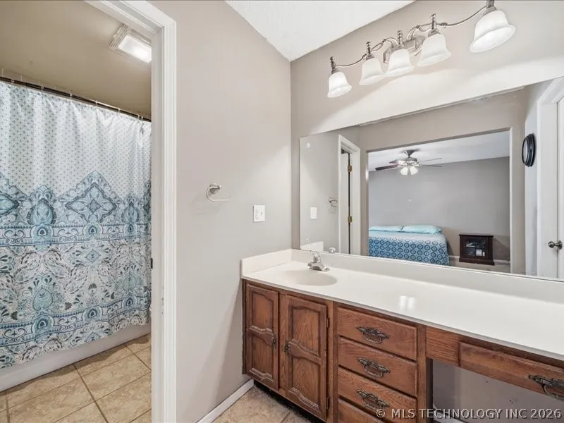 25 Village Circle Pryor, OK 74361