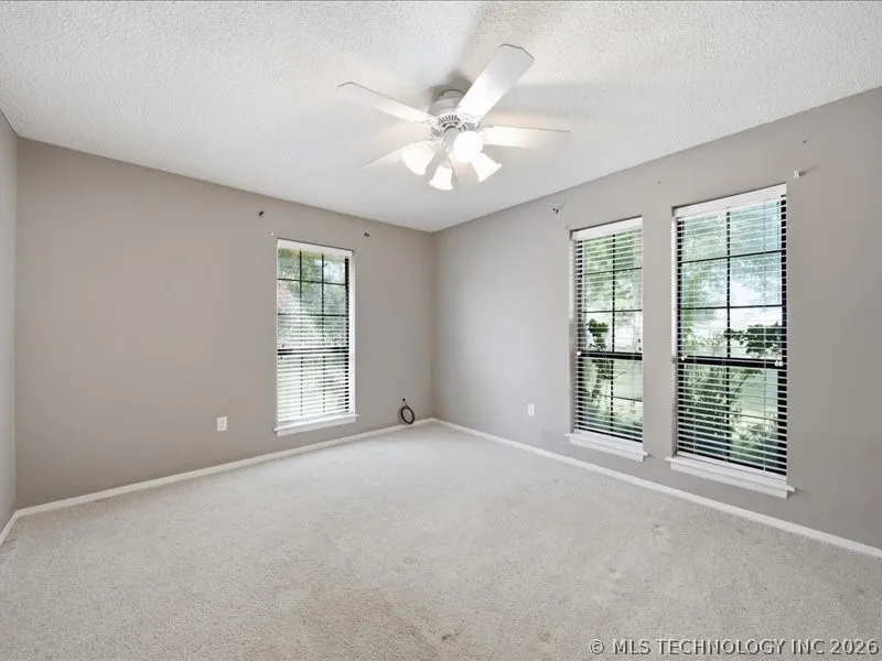 25 Village Circle Pryor, OK 74361