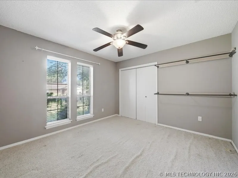 25 Village Circle Pryor, OK 74361