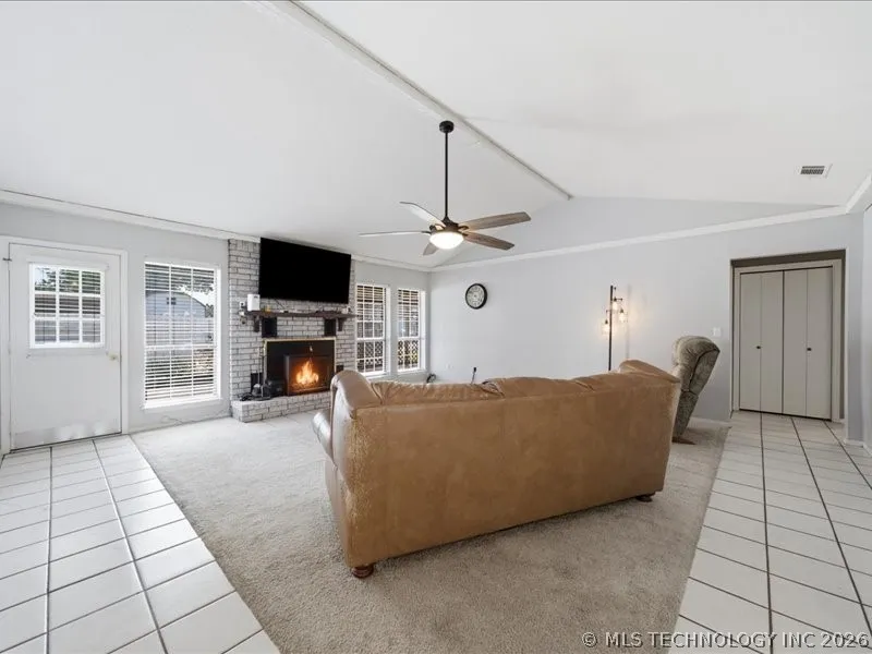 25 Village Circle Pryor, OK 74361
