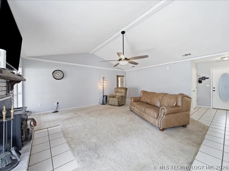 25 Village Circle Pryor, OK 74361